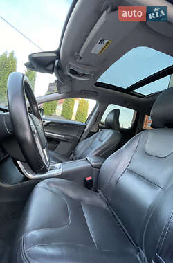 Внедорожник / Кроссовер Volvo XC60 2016 в 