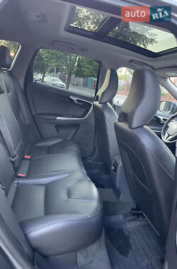 Внедорожник / Кроссовер Volvo XC60 2016 в 