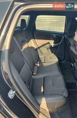Внедорожник / Кроссовер Volvo XC60 2013 в 