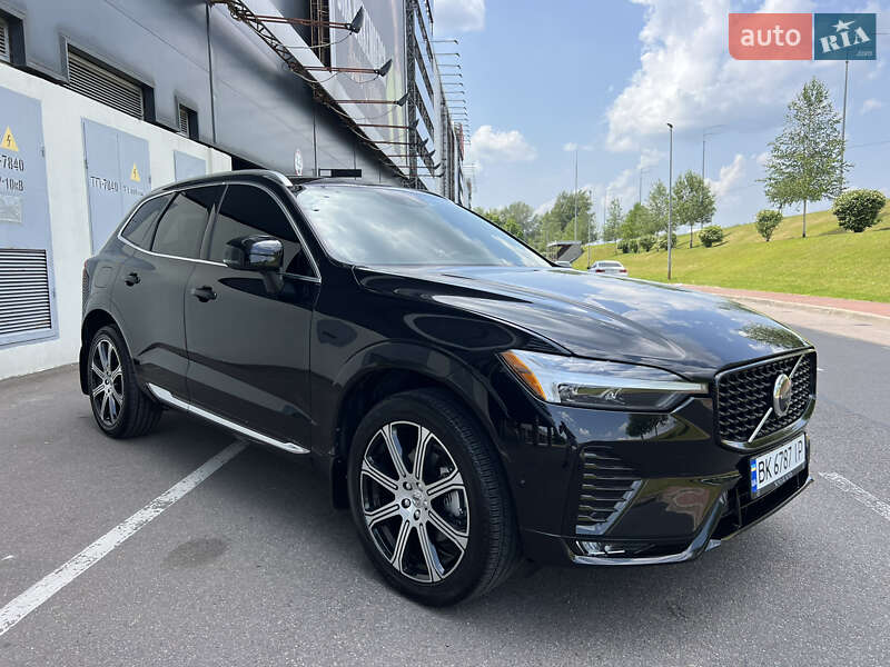 Внедорожник / Кроссовер Volvo XC60 2021 в 