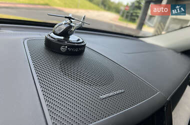 Внедорожник / Кроссовер Volvo XC60 2021 в 