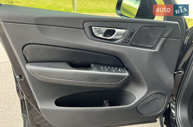 Внедорожник / Кроссовер Volvo XC60 2021 в 