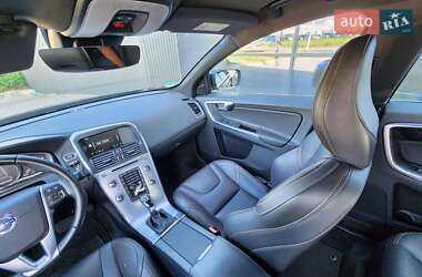 Внедорожник / Кроссовер Volvo XC60 2017 в 