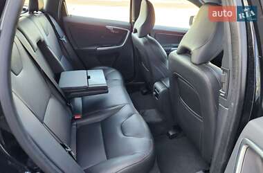 Внедорожник / Кроссовер Volvo XC60 2017 в 