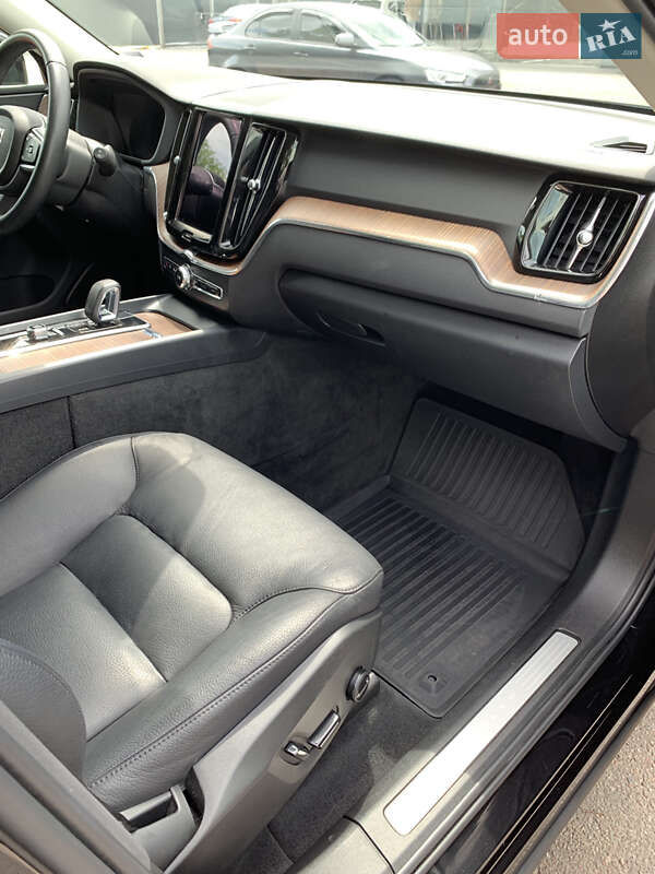 Позашляховик / Кросовер Volvo XC60 2021 в Броварах