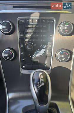 Внедорожник / Кроссовер Volvo XC60 2014 в 