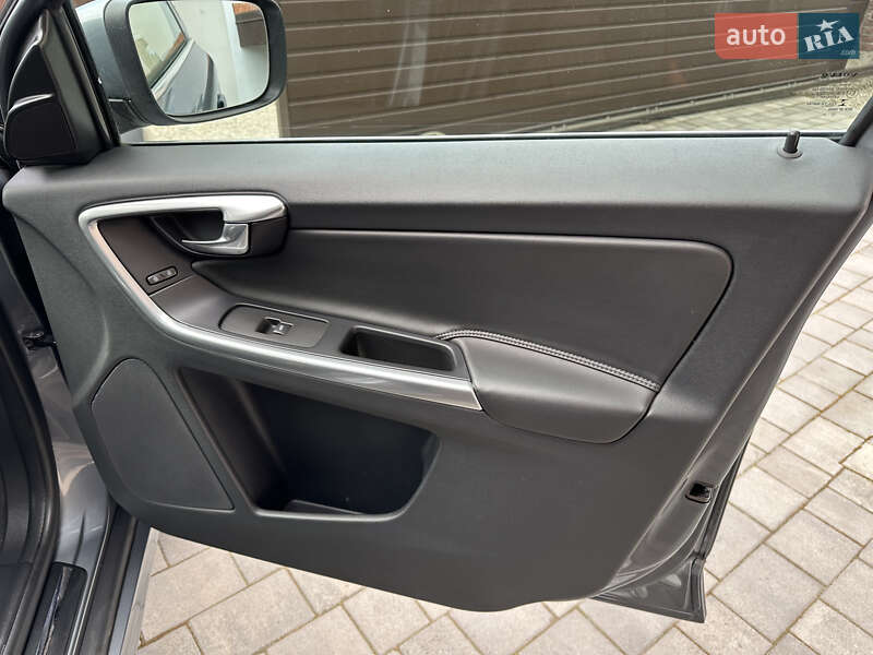 Внедорожник / Кроссовер Volvo XC60 2016 в Ивано-Франковске