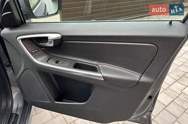 Внедорожник / Кроссовер Volvo XC60 2016 в 