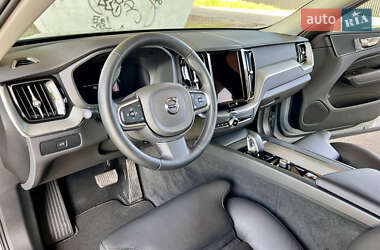 Внедорожник / Кроссовер Volvo XC60 2023 в 