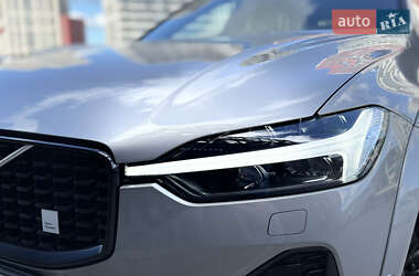 Внедорожник / Кроссовер Volvo XC60 2021 в 