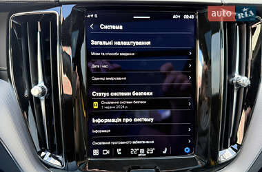 Внедорожник / Кроссовер Volvo XC60 2021 в 