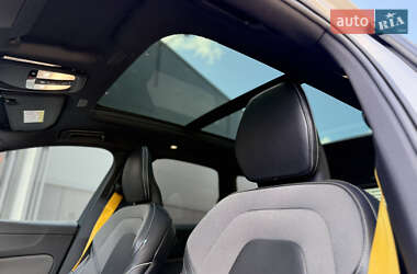 Внедорожник / Кроссовер Volvo XC60 2021 в 