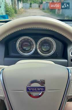 Внедорожник / Кроссовер Volvo XC60 2012 в 