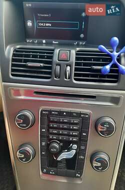 Внедорожник / Кроссовер Volvo XC60 2012 в 