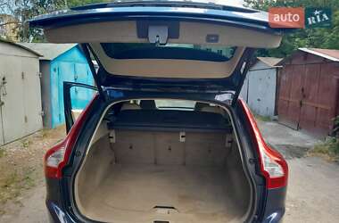 Внедорожник / Кроссовер Volvo XC60 2012 в 