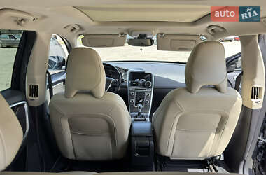 Внедорожник / Кроссовер Volvo XC60 2015 в 