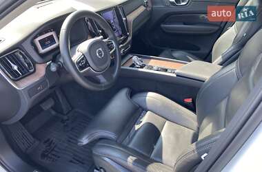 Внедорожник / Кроссовер Volvo XC60 2023 в 