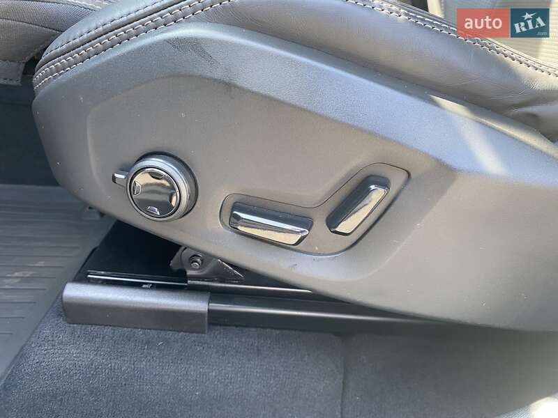 Внедорожник / Кроссовер Volvo XC60 2023 в Киеве