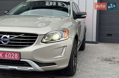 Внедорожник / Кроссовер Volvo XC60 2016 в 