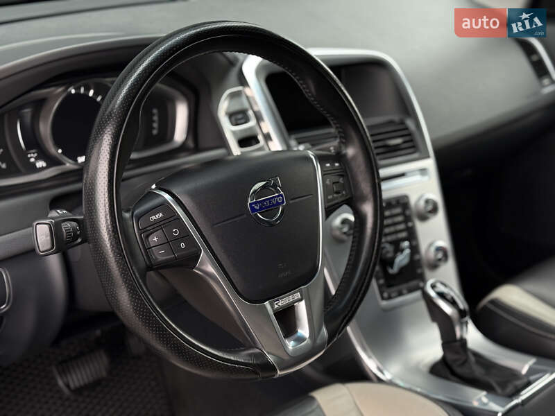 Внедорожник / Кроссовер Volvo XC60 2016 в Владимире