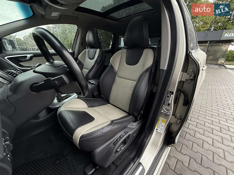 Внедорожник / Кроссовер Volvo XC60 2016 в Владимире