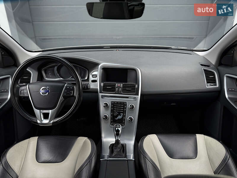 Внедорожник / Кроссовер Volvo XC60 2016 в Владимире