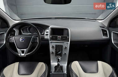 Внедорожник / Кроссовер Volvo XC60 2016 в 