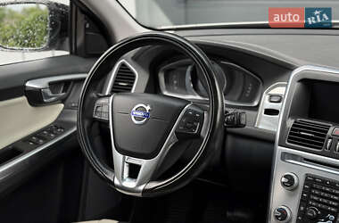Внедорожник / Кроссовер Volvo XC60 2016 в 