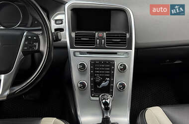 Внедорожник / Кроссовер Volvo XC60 2016 в 