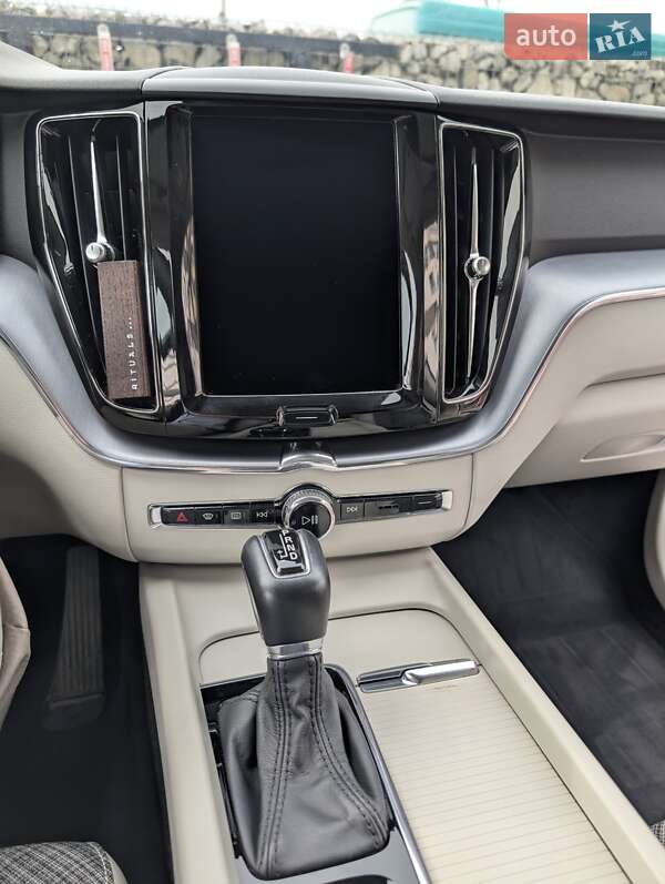Внедорожник / Кроссовер Volvo XC60 2017 в Ивано-Франковске
