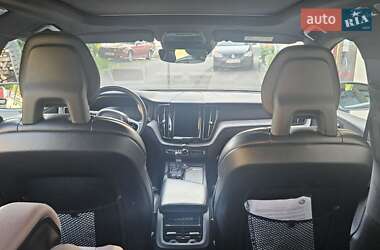 Внедорожник / Кроссовер Volvo XC60 2018 в 