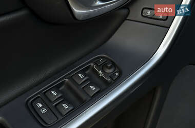 Внедорожник / Кроссовер Volvo XC60 2016 в 
