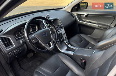 Внедорожник / Кроссовер Volvo XC60 2016 в 