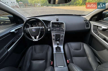Внедорожник / Кроссовер Volvo XC60 2016 в 