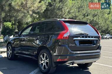Внедорожник / Кроссовер Volvo XC60 2017 в 