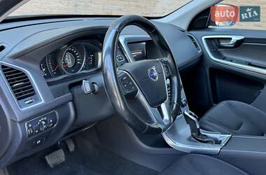 Внедорожник / Кроссовер Volvo XC60 2017 в 