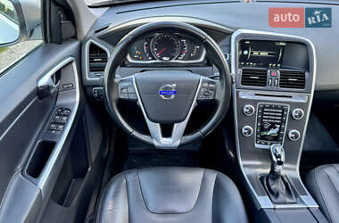 Внедорожник / Кроссовер Volvo XC60 2015 в 