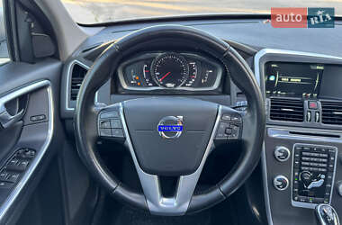 Внедорожник / Кроссовер Volvo XC60 2015 в 