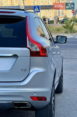Внедорожник / Кроссовер Volvo XC60 2015 в 