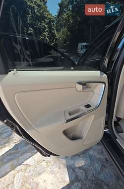 Внедорожник / Кроссовер Volvo XC60 2012 в 