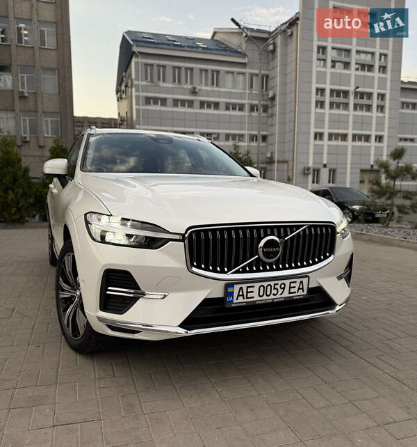 Позашляховик / Кросовер Volvo XC60 2022 в 