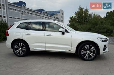 Позашляховик / Кросовер Volvo XC60 2022 в 