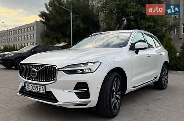 Позашляховик / Кросовер Volvo XC60 2022 в 