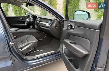 Внедорожник / Кроссовер Volvo XC60 2019 в 
