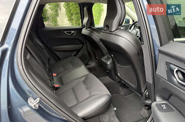 Внедорожник / Кроссовер Volvo XC60 2019 в 