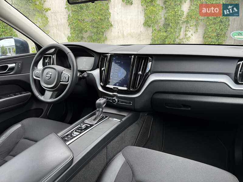 Внедорожник / Кроссовер Volvo XC60 2019 в Ровно