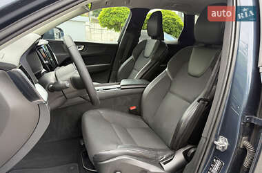 Внедорожник / Кроссовер Volvo XC60 2019 в 