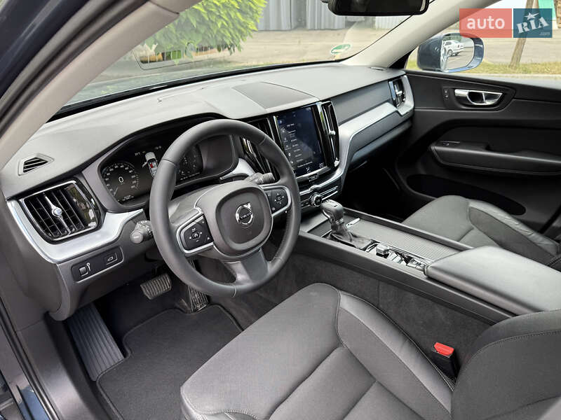 Внедорожник / Кроссовер Volvo XC60 2019 в Ровно