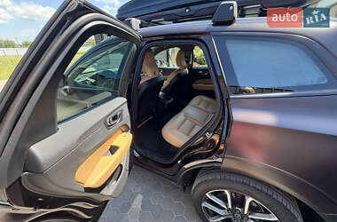 Внедорожник / Кроссовер Volvo XC60 2019 в 