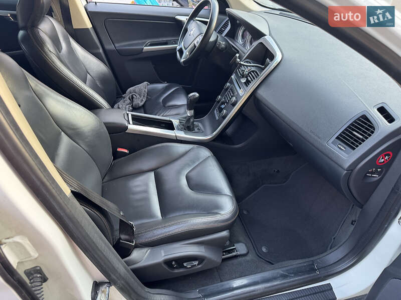 Внедорожник / Кроссовер Volvo XC60 2011 в Киеве